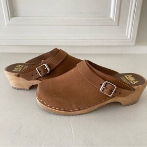 NWOT MIA Free People Alma Taupe Suede Clogs